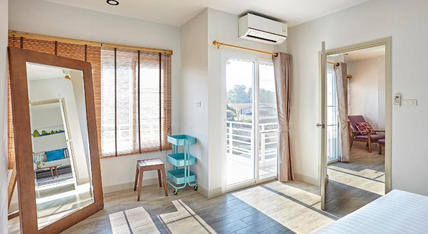 Image of Deluxe King Suite 5