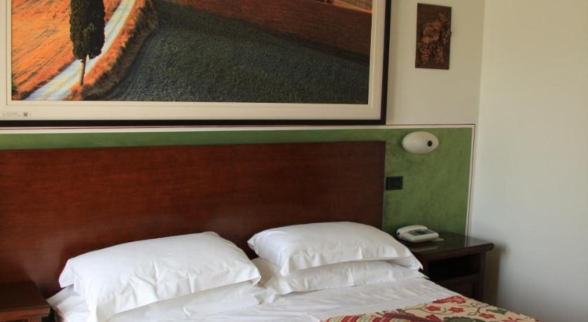 Фото: Двухместный номер (Double Room) 12