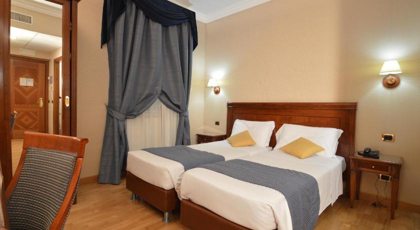 ローマ Hotel Montecarlo 3つ星 ホテル レストラン