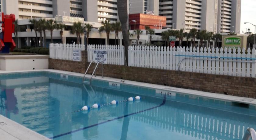 Ocean Waves Hotel photo