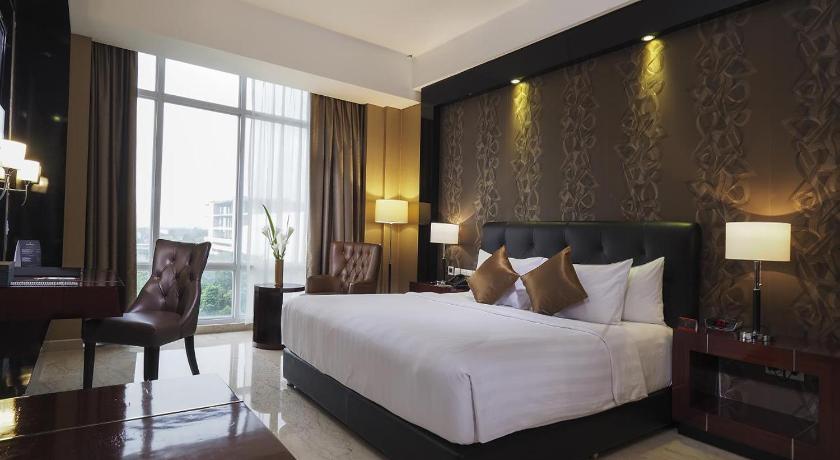 Image of Executive Room with 1 King Bed 1
