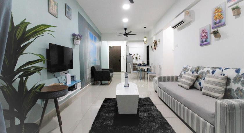 Image of Apartment with Balcony 3