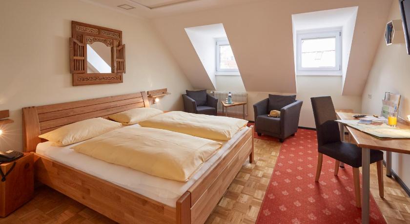 Hotel Restaurant Lindenhof photo