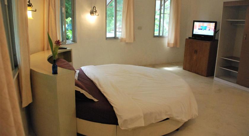 Image of Two-Bedroom House 7