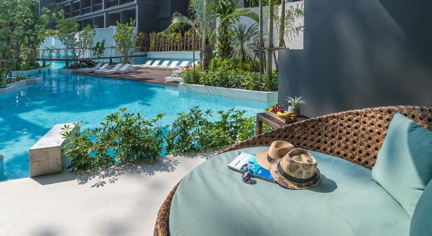 Image of Deluxe Pool View Room 17