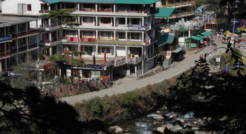 Hotel Dream Land – Manali, PA