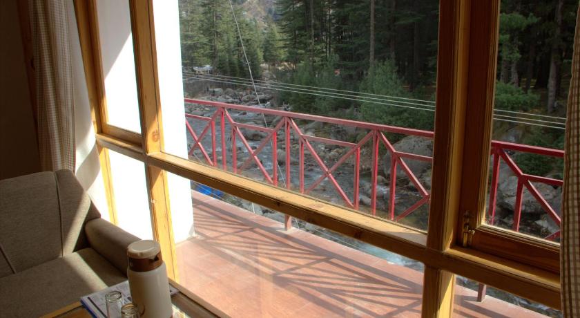 Hotel Dream Land – Manali, PA