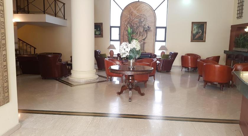 Madisson Hotel photo