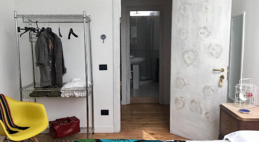 Image of Double or Twin Room with Private External Bathroom 6