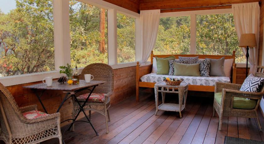 Coho Cottages — Hotel in Willow Creek (CA)