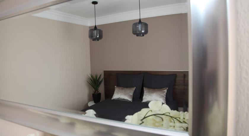 Stylish 2 Room Flat 60 meters to the beach photo