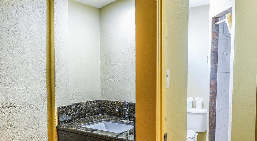 Pacifica Motel photo