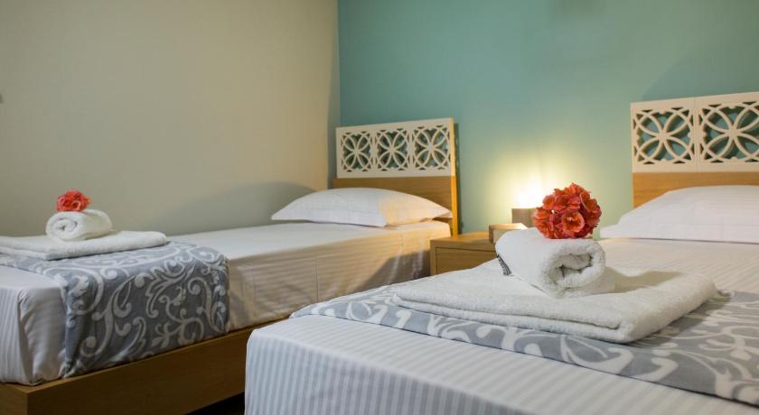 Evangelie Residence a brand new design apartment 5 minutes from the sea with a large garden photo