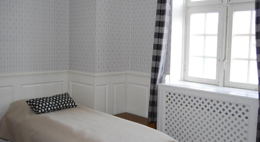 Image of Triple Room with Private Bathroom 5