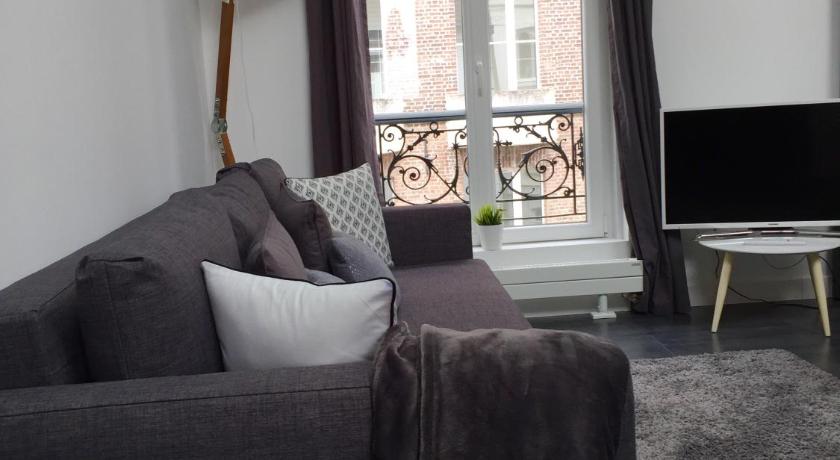 Image of One-Bedroom Apartment 6