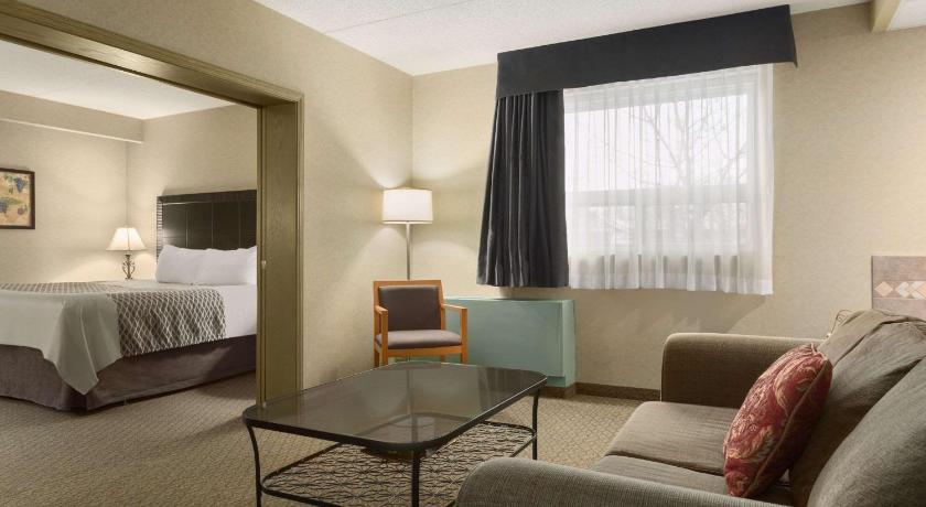 Travelodge by Wyndham Winnipeg East