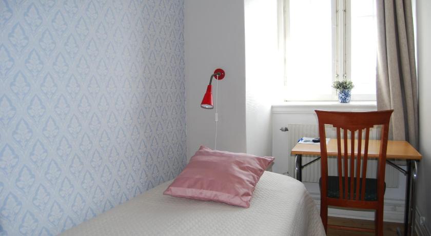 Image of Single Room with Private Bathroom 3
