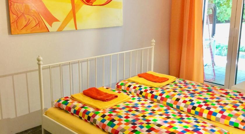 Flower Garden — Hotel in Nea Makri