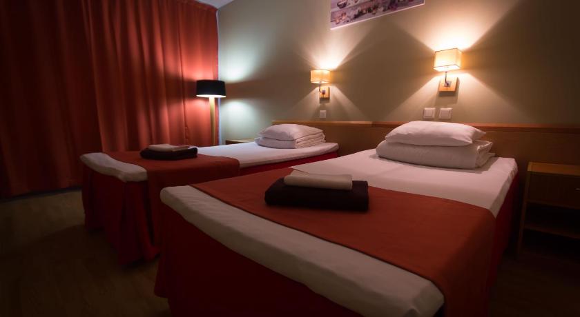 Image of Standard Twin Room 4