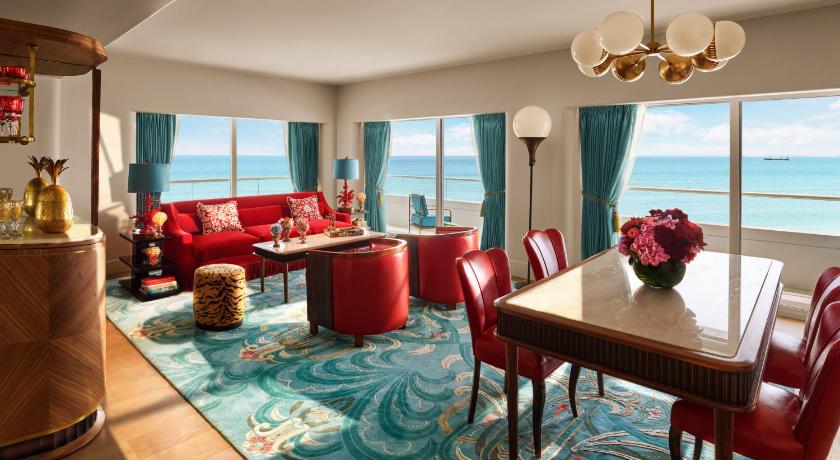 PREMIER OCEANFRONT CORNER 1 BEDROOM SUITE 1 King Bed, 146SM/1571SF fotója 4