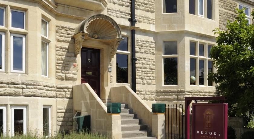 Brooks Guesthouse Bath photo
