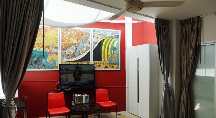 Image of Superior Family Room 9