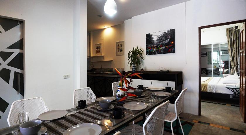 Image of Superior Family Room 3