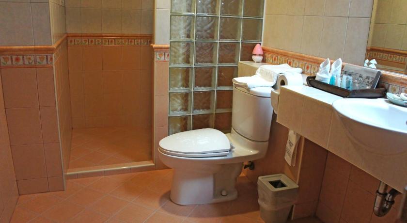 Image of Contemporary Thai Grand Deluxe 4