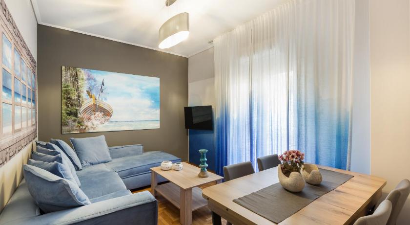 Afinestay at Acropolis