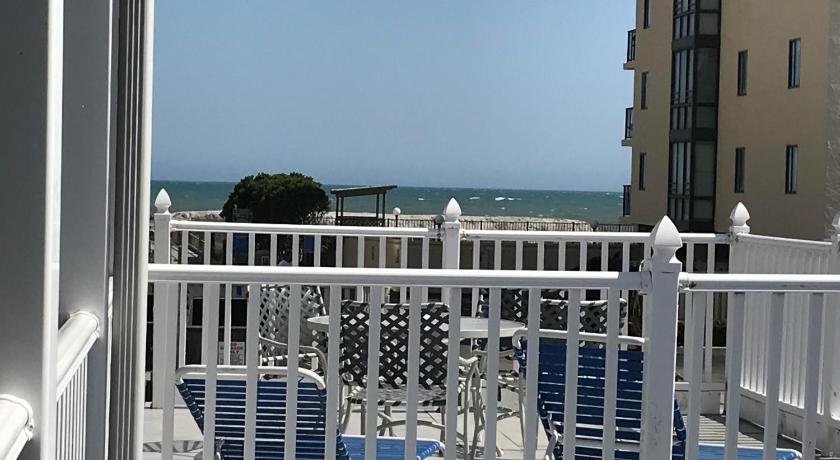 Edgewater Inn photo