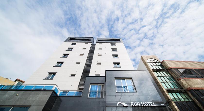 Run Hotel photo