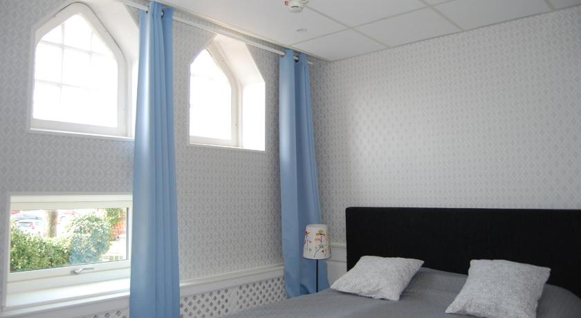 Image of Double or Twin Room with Private Bathroom 5