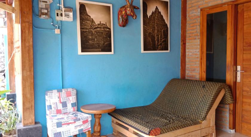 Image of Family Room 14