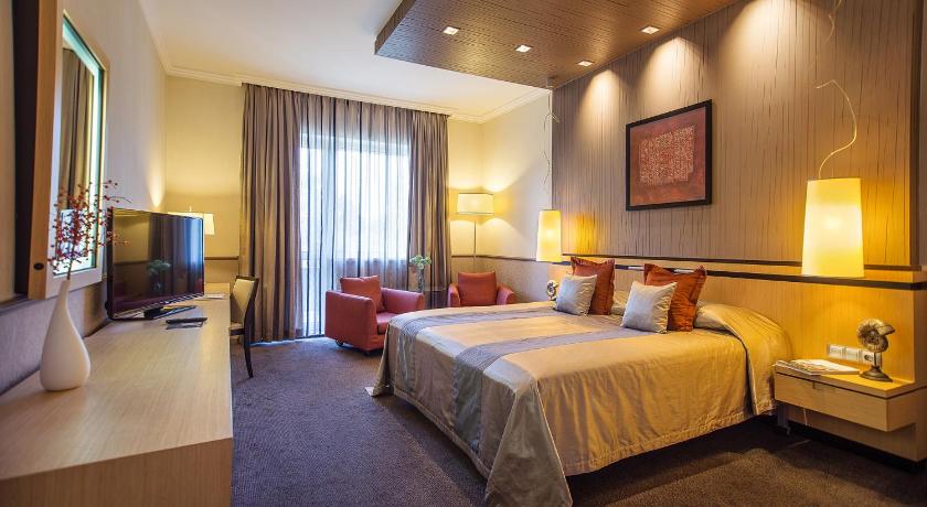 Image of Deluxe Double or Twin Room 6