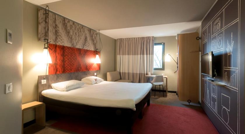 ibis Rouen Champ-de-Mars photo