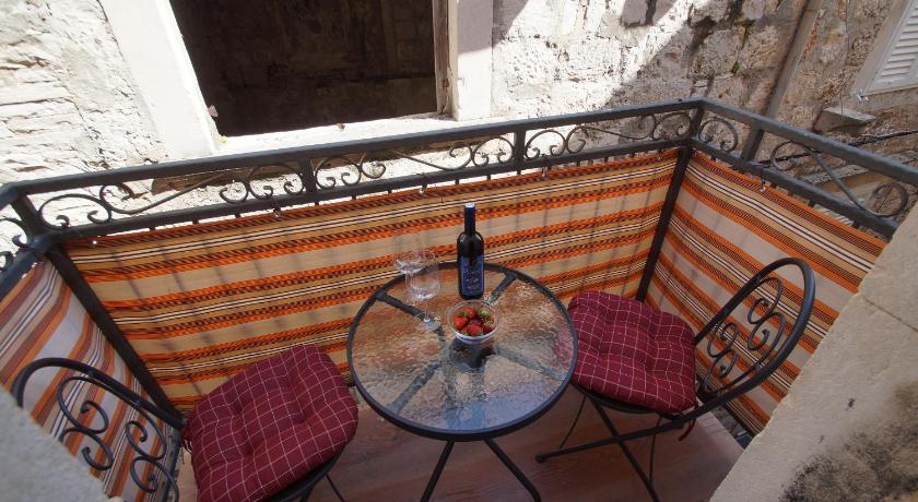Apartments Sunny Town — Hotel in Korcula