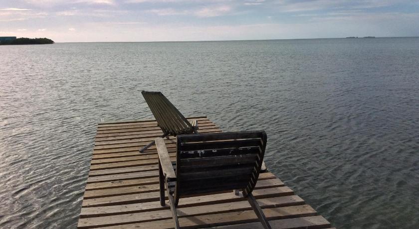 Hidden Treasure Vacation Home Blue Bay Cottage photo