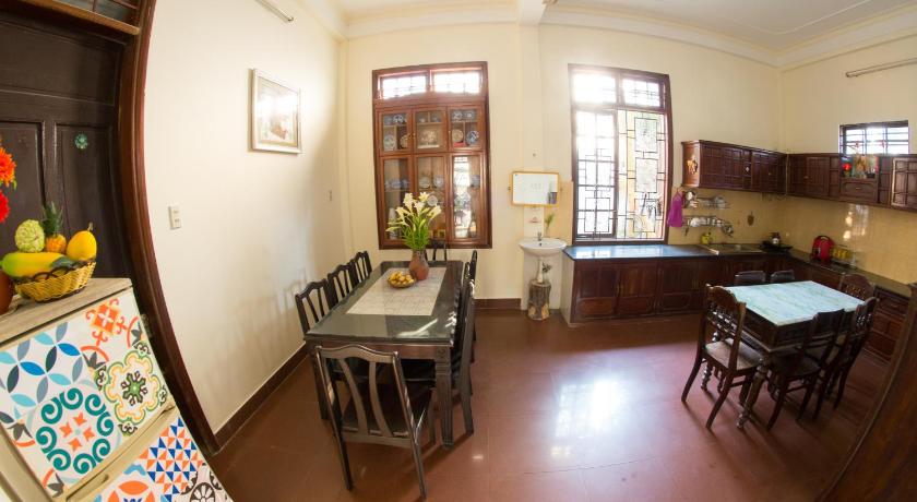 Image of Superior King Room 12