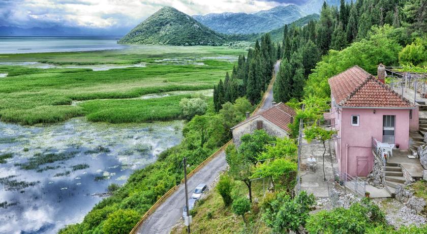 Apartments Lake View — Hotel in Virpazar