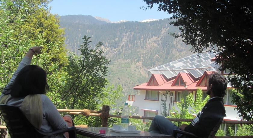 Manali top Inn & Cafe