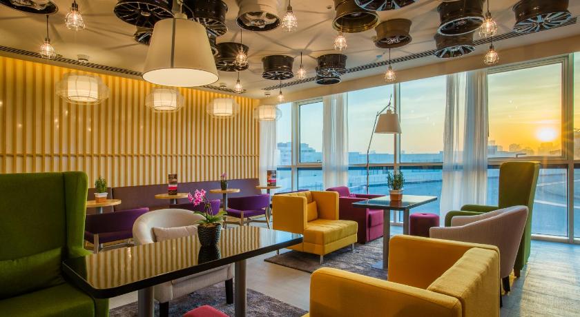 Park Inn by Radisson Dubai Motor City - image 5