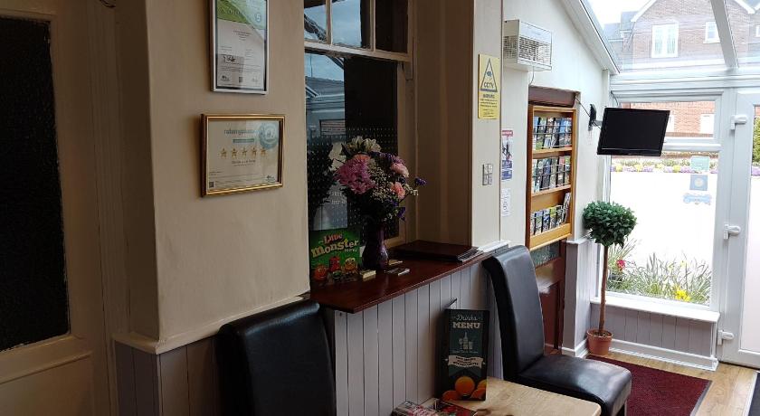 Meadows Way Guest House photo