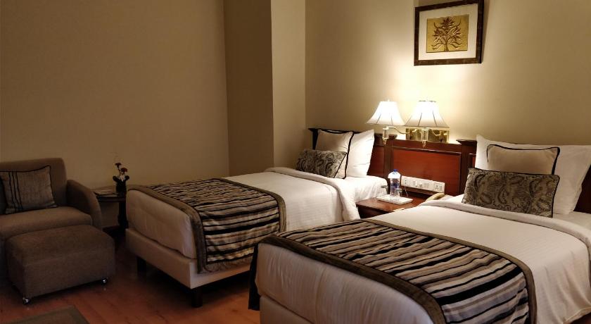 Image of Deluxe Room 8