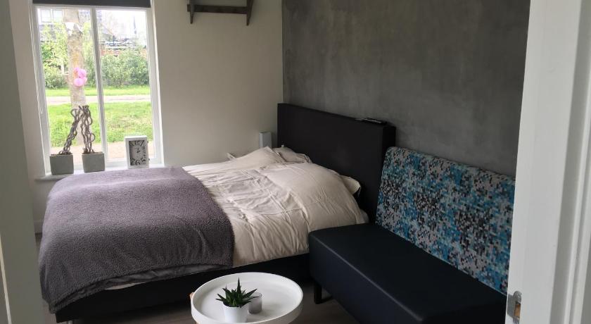 B&amp;B de Stadhouder — Hotel in Sint Annaparochie