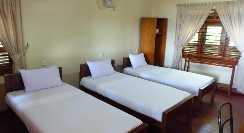 Image of Couple Room 12