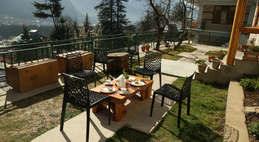 Mountain Trail Manali Hotel – Manali, PA