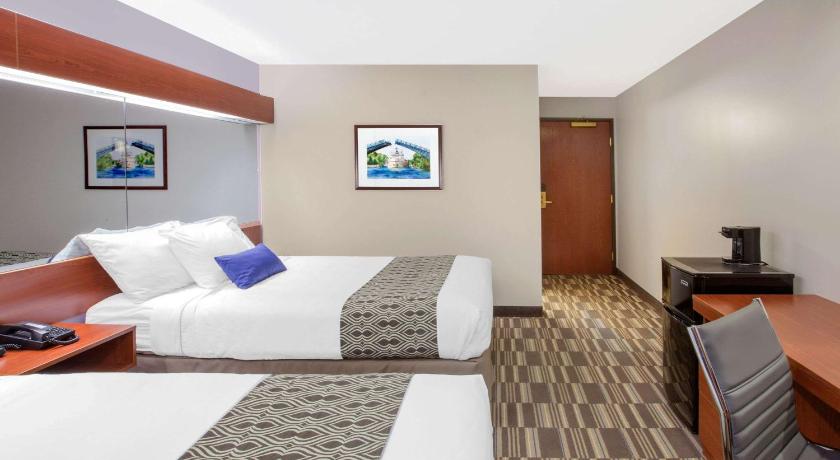 Microtel Inn & Suites by Wyndham Manistee