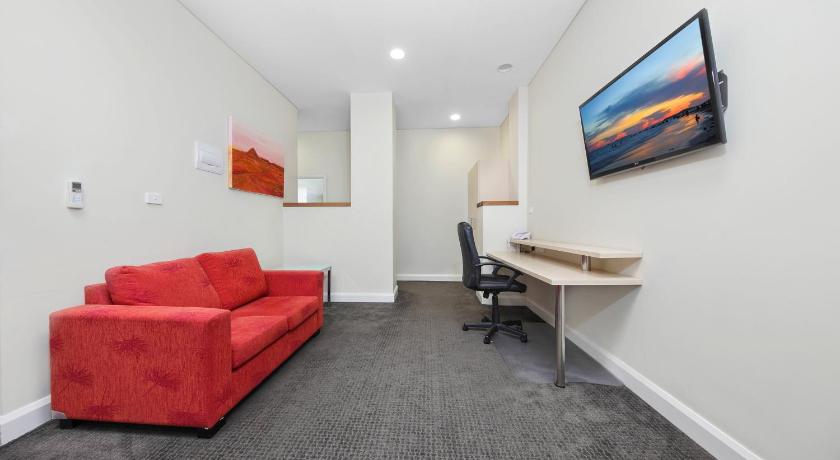 Belconnen Way Hotel & Serviced Apartments