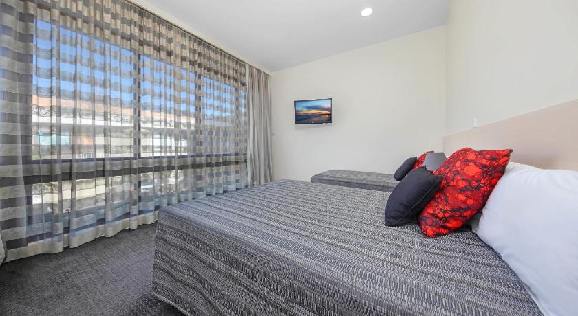 Belconnen Way Hotel & Serviced Apartments