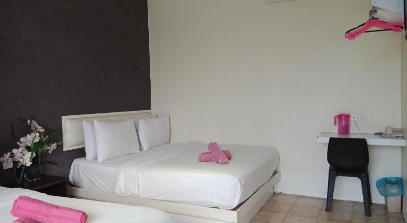 Image of Family 4 Suite Room 1